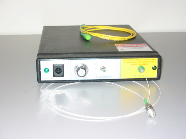 NS-LD05 976纳米光纤耦合窄谱高功率激光模块图1