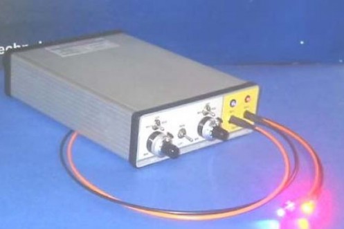 双通道光纤耦合LED光源 型号QTFS-450-630-LED 半导体激光器