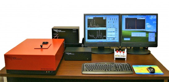 The NS2 NanoSpectralyzer 光谱仪